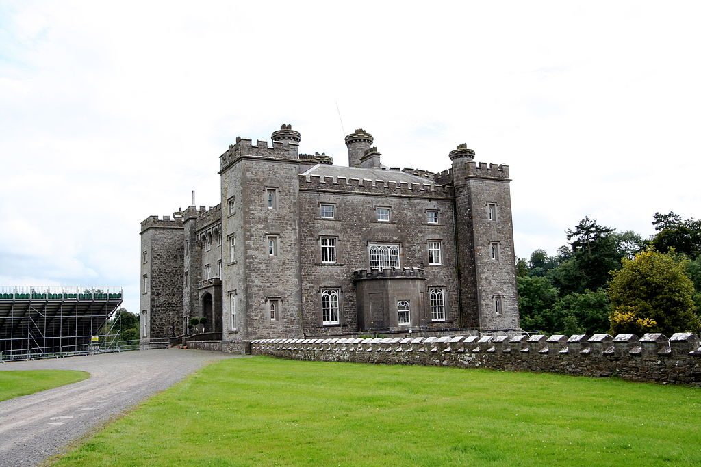 u2 new years day slane castle